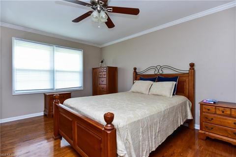 935 Greyledge Pl, Youngstown, OH 44511 photo 8