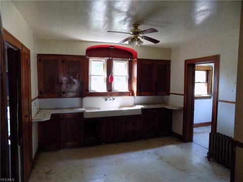 122 Bell Ave, Elyria, OH 44035 photo 9