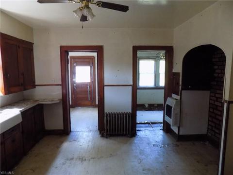 122 Bell Ave, Elyria, OH 44035 photo 7