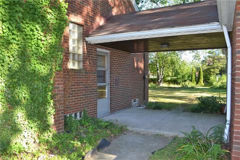 23101 Ivan Ave, Euclid, OH 44123 photo 2