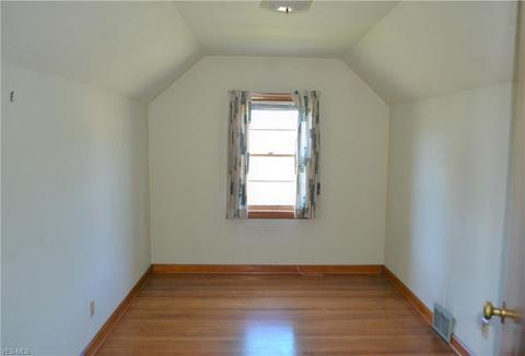 23101 Ivan Ave, Euclid, OH 44123 photo 10