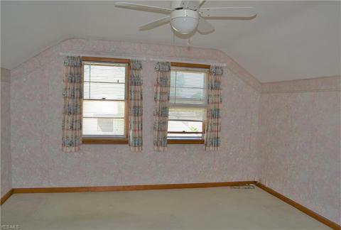 23101 Ivan Ave, Euclid, OH 44123 photo 9