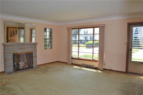 23101 Ivan Ave, Euclid, OH 44123 photo 4