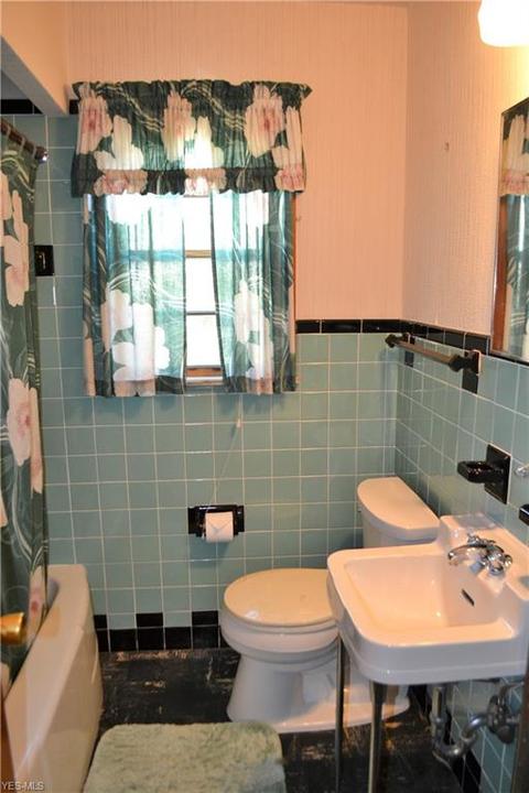 23101 Ivan Ave, Euclid, OH 44123 photo 8