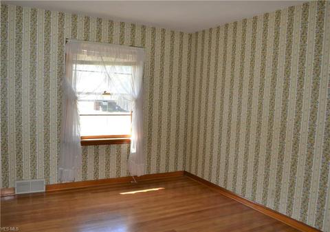 23101 Ivan Ave, Euclid, OH 44123 photo 7