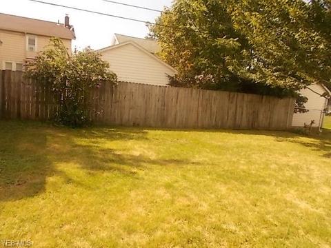 116 Longfellow St, Elyria, OH 44035 photo 3