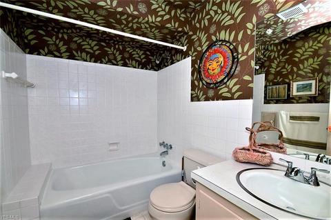 35645 Solon Rd, Solon, OH 44139 photo 12
