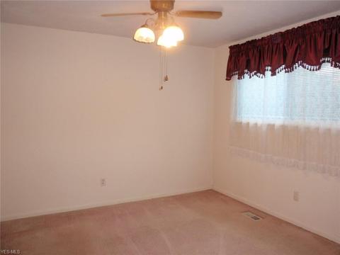 549 Augdon Dr, Elyria, OH 44035 photo 16