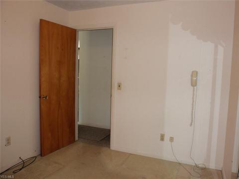 549 Augdon Dr, Elyria, OH 44035 photo 13