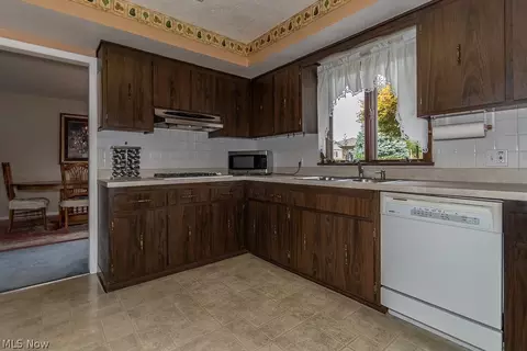 30249 Ridge Rd, Wickliffe, OH 44092 photo 17