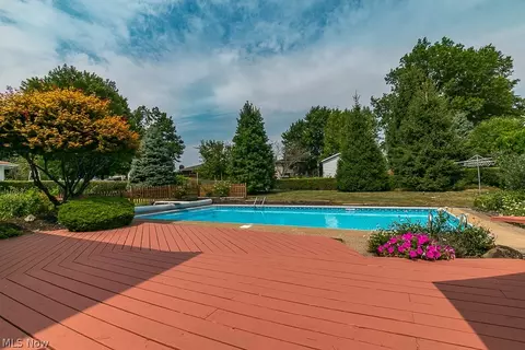 30249 Ridge Rd, Wickliffe, OH 44092 photo 3
