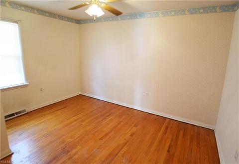 1552 Douglas Rd, Wickliffe, OH 44092 photo 5