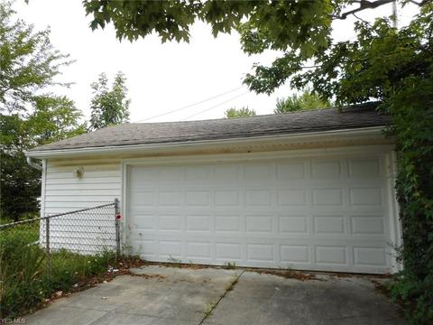 355 E 246th St, Euclid, OH 44123 photo 3