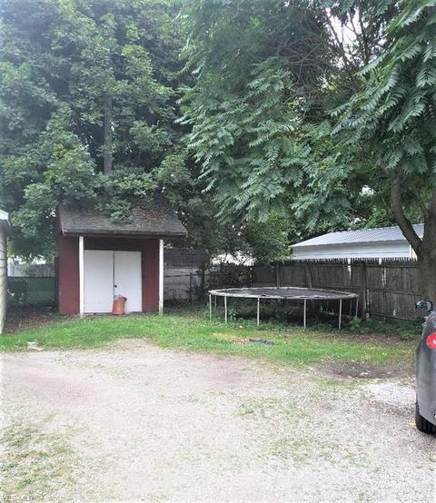 420 W 52nd St, Ashtabula, OH 44004 photo 4