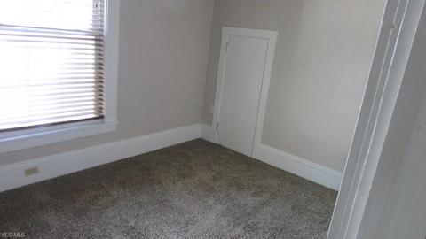 1061 E River St, Elyria, OH 44035 photo 8