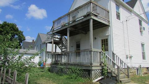 1061 E River St, Elyria, OH 44035 photo 3