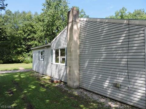 2811 Cemetery Rd, Ashtabula, OH 44004 photo 2