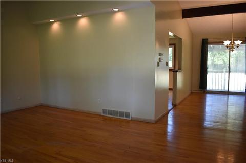 2591 Alan Dr, Willoughby Hills, OH 44092 photo 9