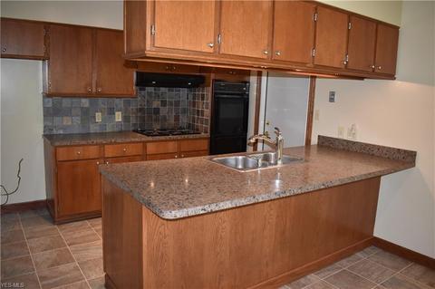 2591 Alan Dr, Willoughby Hills, OH 44092 photo 4