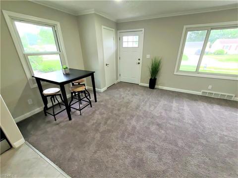 264 White Oak Dr, Elyria, OH 44035 photo 4