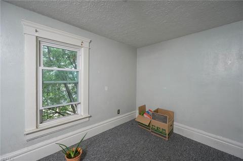 74 Wise St, Akron, OH 44304 photo 8