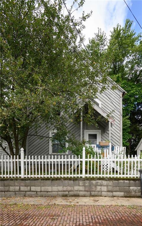74 Wise St, Akron, OH 44304 photo 10