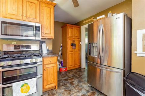4843 Elyria Ave, Lorain, OH 44055 photo 2