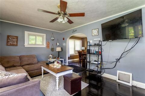 4843 Elyria Ave, Lorain, OH 44055 photo 9