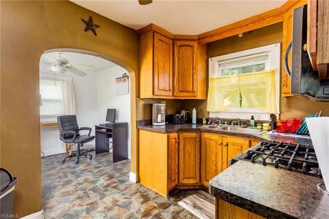 4843 Elyria Ave, Lorain, OH 44055 photo 4