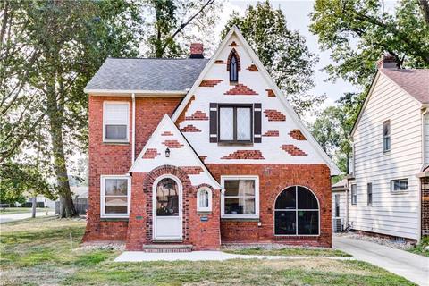 1007 Brookview Blvd, Parma, OH 44134 photo 2