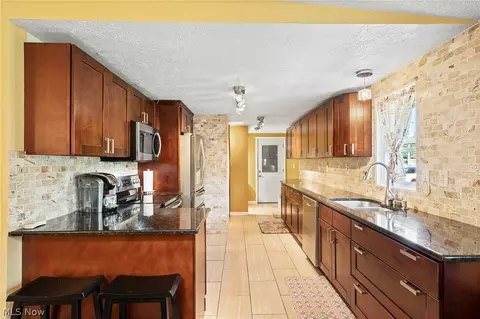 817 Eileen Dr, Macedonia, OH 44056 photo 4