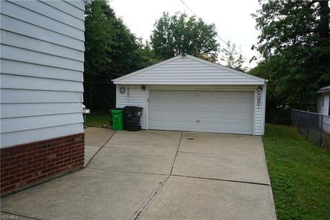 690 E 240th St, Euclid, OH 44123 photo 4