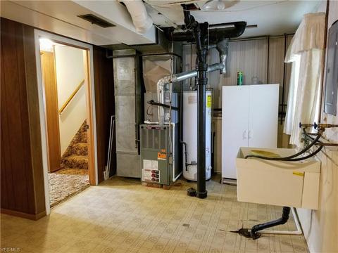 215 Adele Ave NW, Canton, OH 44708 photo 3