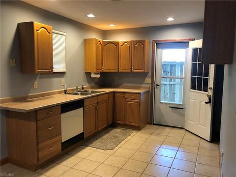 1780 Mohawk, Akron, OH 44306 photo 2