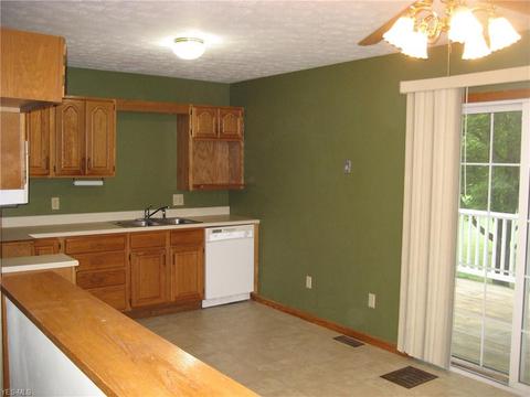 8690 Yoder Rd, Wadsworth, OH 44281 photo 5