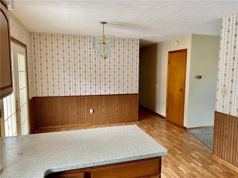 728 N 3rd St, Dennison, OH 44621 photo 2
