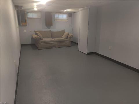 258 Baker St, Berea, OH 44017 photo 3