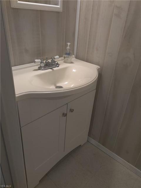 258 Baker St, Berea, OH 44017 photo 4