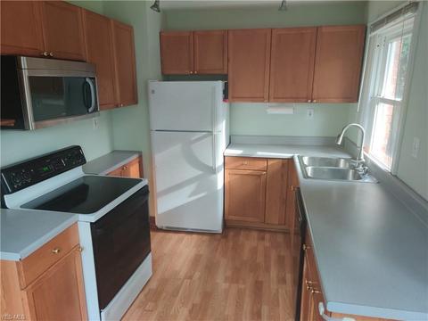 258 Baker St, Berea, OH 44017 photo 9