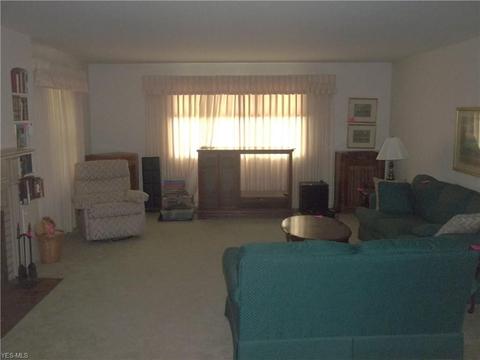 218 E 12th St, Dover, OH 44622 photo 8