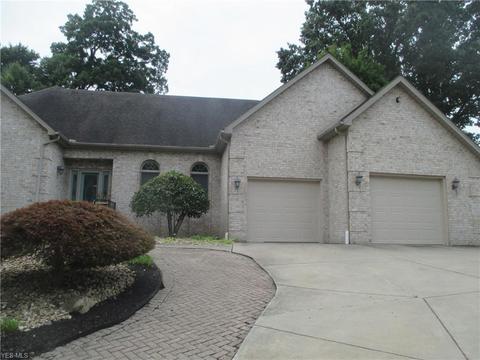 108 Forest Creek Dr, Struthers, OH 44471 photo 2