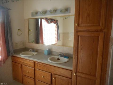 108 Forest Creek Dr, Struthers, OH 44471 photo 15
