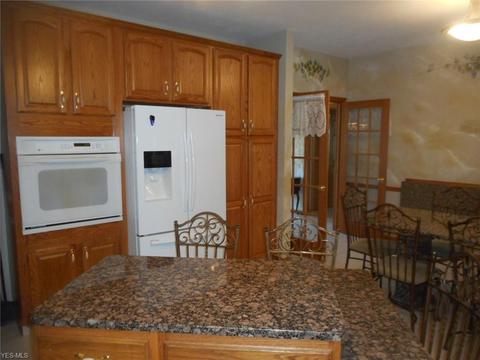 108 Forest Creek Dr, Struthers, OH 44471 photo 6