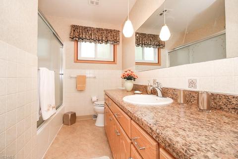 5400 Sandy Hook Dr, Parma, OH 44134 photo 20