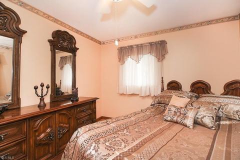 5400 Sandy Hook Dr, Parma, OH 44134 photo 23