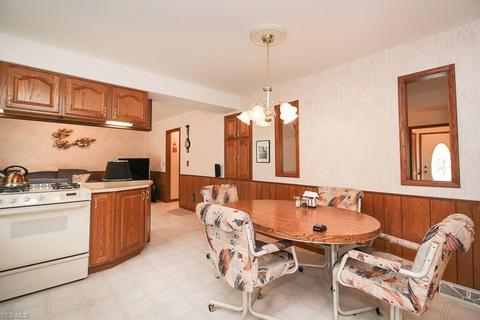 5400 Sandy Hook Dr, Parma, OH 44134 photo 14