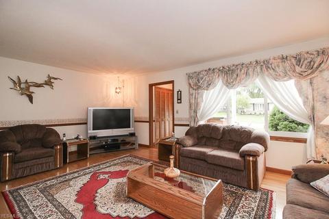 5400 Sandy Hook Dr, Parma, OH 44134 photo 11