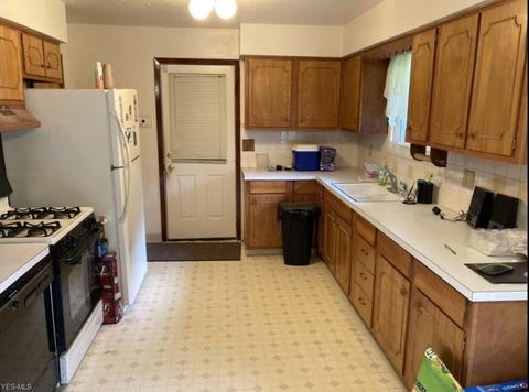 1130 E 18th St, Ashtabula, OH 44004 photo 6
