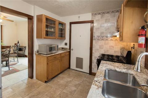 1963 E 30th St, Lorain, OH 44055 photo 13