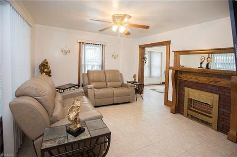 1963 E 30th St, Lorain, OH 44055 photo 5